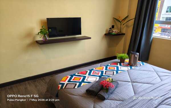 Deluxe Room 2